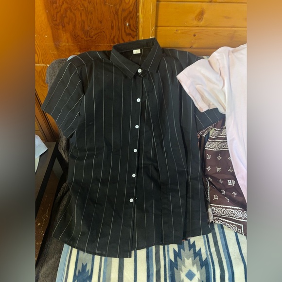 Men’s size large shirts/hoodies/dress shirts - Picture 4 of 11